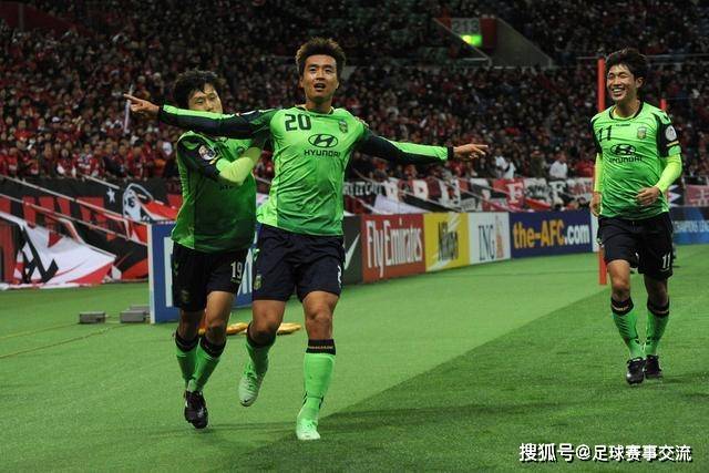 组图：韩国队新闻发布会 洪明甫携拜仁中卫金玟哉出席